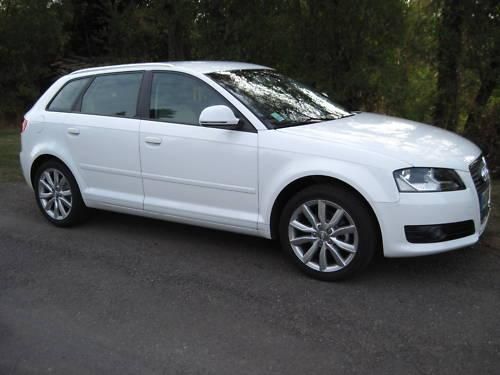 AUDI A3 SPORTBACK AMBITION 105 CV BLANC IBIS 4000 KM