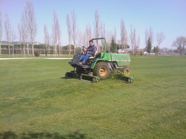 Maquina de calles modelo John deere 3365 diesel