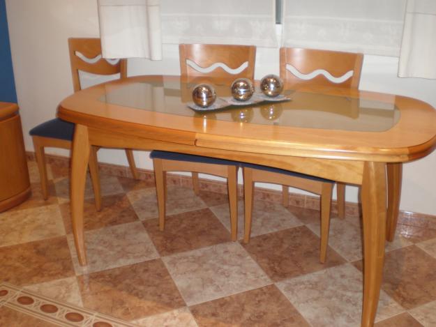 COMEDOR CON MESA Y SILLAS