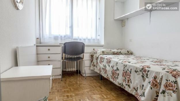 Rooms available - Very cool student residence for girls in lively Moncloa