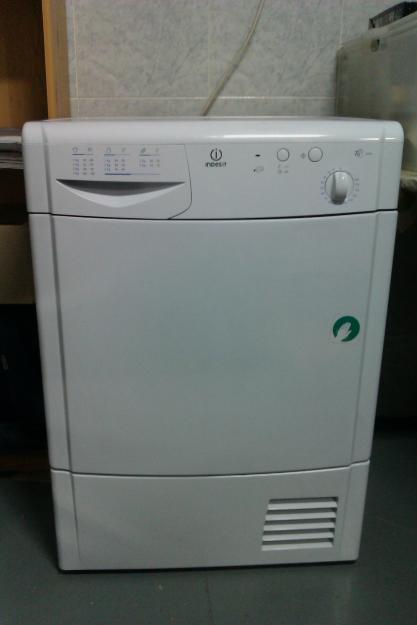 SECADORA INDESIT CON POCO USO , 150 €