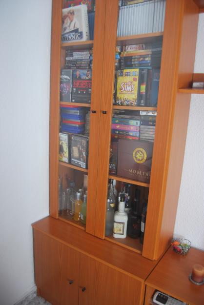 Se vende mueble salón con vitrina y estanterías