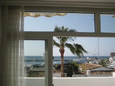 Apartamento con 2 dormitorios se vende en Marbella, Costa del Sol