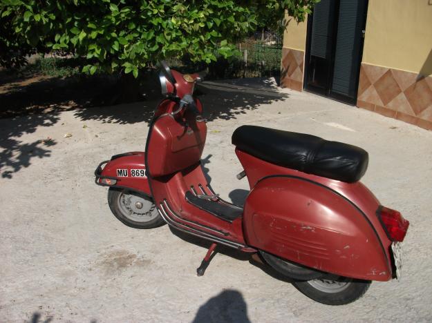 Particular vende vespa 150Sprint del año 1967 en magnifico estado de funcionamiento