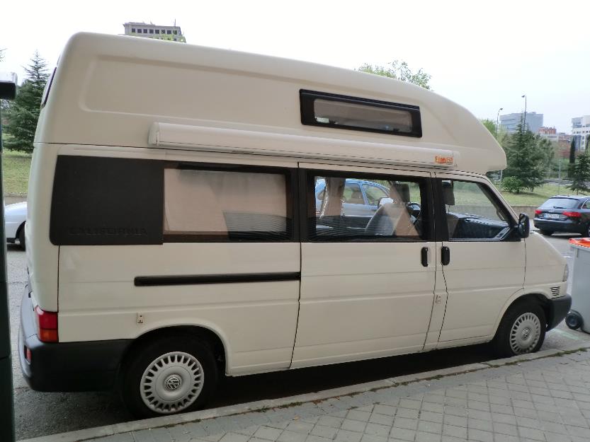 Vendo Volkswagen California Exclusive 2. 5TDI del año 2001 y con 155. 000 Km.