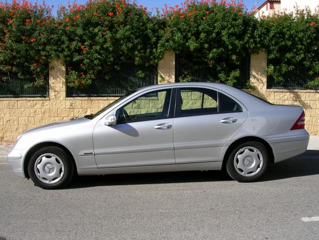 VENDO MERCEDES C200 CDI