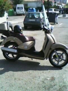 VENDO APRILIA  SCARABEO 150---990 EUROS