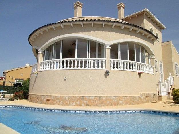 Chalet en venta en Villamartin, Alicante (Costa Blanca)