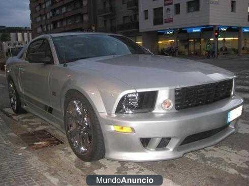 Ford Mustang V8  SALEEN EN STOCK