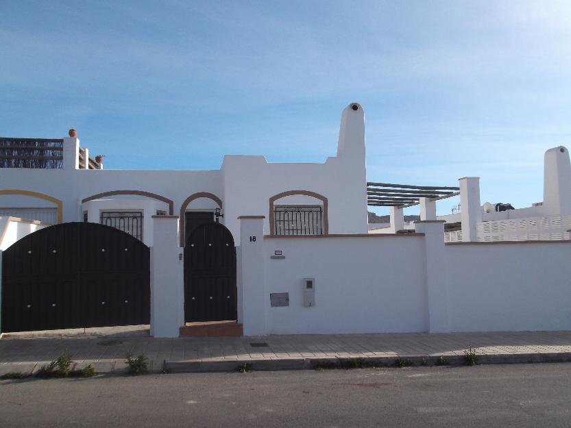 Se vende casa en nijar almeria