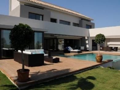 Chalet con 4 dormitorios se vende en Benahavis, Costa del Sol