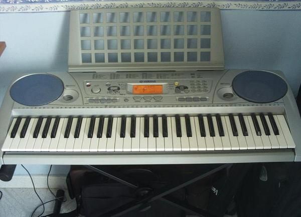 Teclado Yamaha Psr275