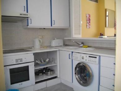 Apartamento con 2 dormitorios se vende en Marbella, Costa del Sol