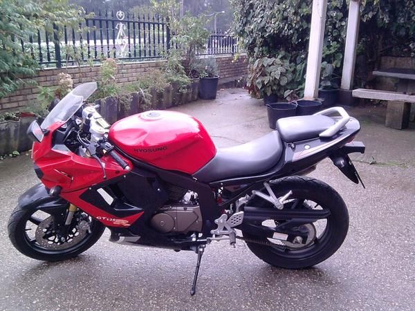 vendo hyosung 125,,,a muy buen precio 1500