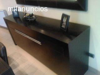 se vende comedor de diseño y regal osofa y mesa de sofa