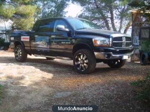 Dodge Ram 1500 MEGACAB V8 HEMI   TMCARS