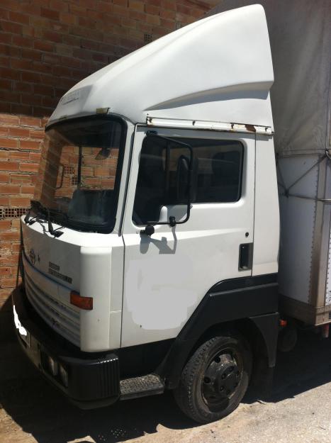 vendo camion nissan ecot-100