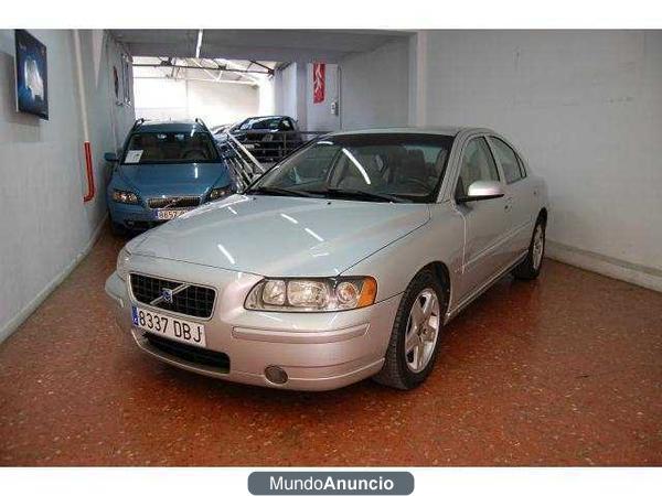 Volvo S60 2.4 D5 Momentum 163cv AUTOMAT