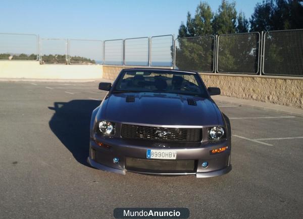 FORD MUSTANG CONVERTIBLE