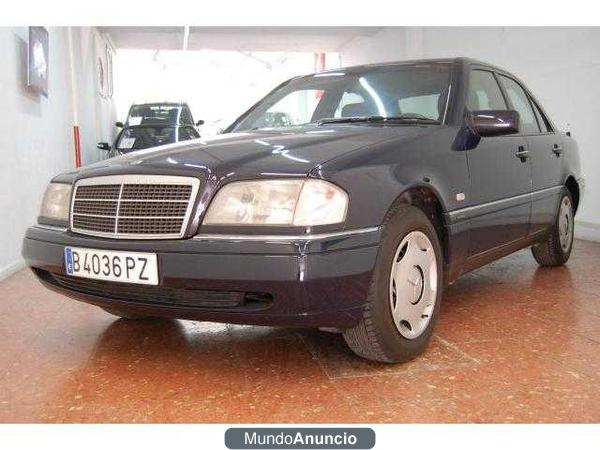 Mercedes-Benz C 180  Elegance  --NACIONAL--