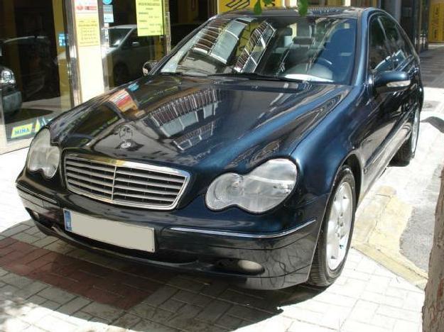 Mercedes C 240 Classic 170cv - Nacional, Libro '05