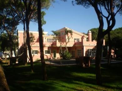 Chalet con 4 dormitorios se vende en Marbella, Costa del Sol