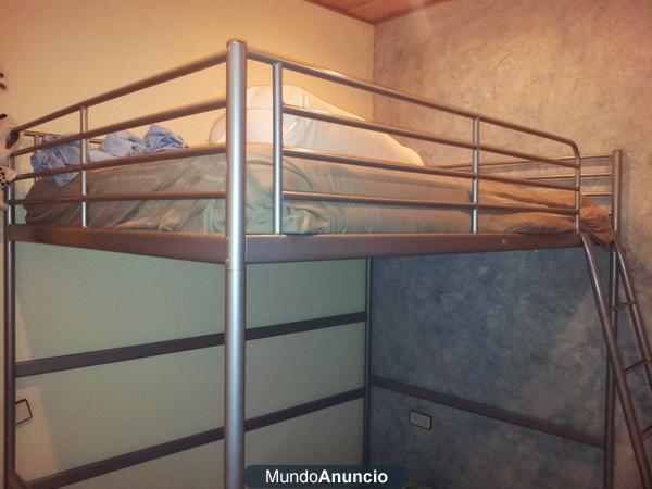 Vendo cama alta metálica -IKEA- desmontable para 2 personas