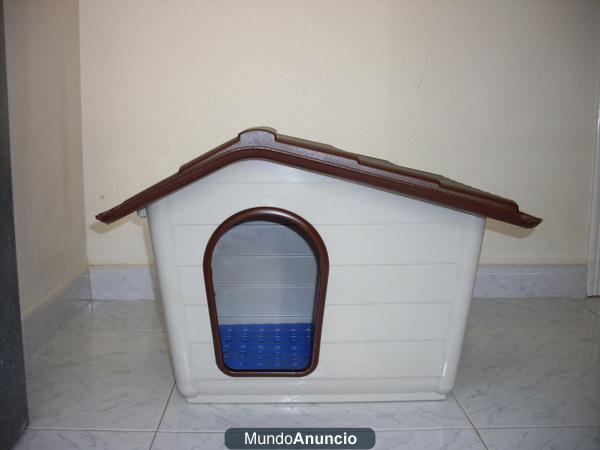 CASITA PARA MASCOTAS PRACTICAMENTE NUEVA