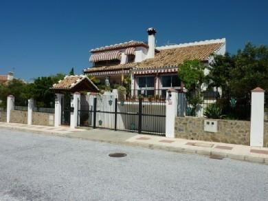 Chalet con 4 dormitorios se vende en Mijas Costa, Costa del Sol