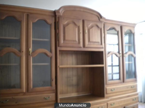 MUEBLE DE SALÓN COLOR NOGAL, MADERA MACIZA. 450?