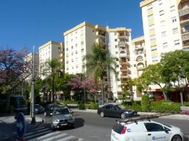 Apartamento con 2 dormitorios se vende en Marbella, Costa del Sol