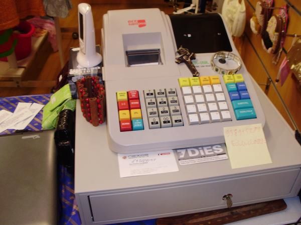 mostrador por tienda. e cash register