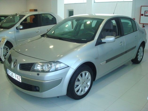 RENAULT MEGANE Sedan 2.0 dci privilige