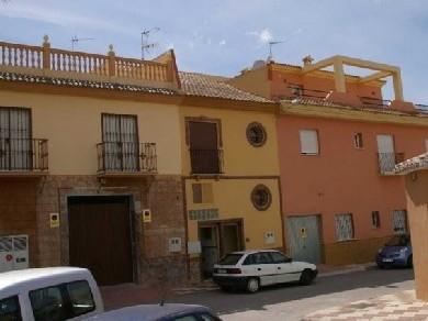 Apartamento con 3 dormitorios se vende en Alhaurin el Grande