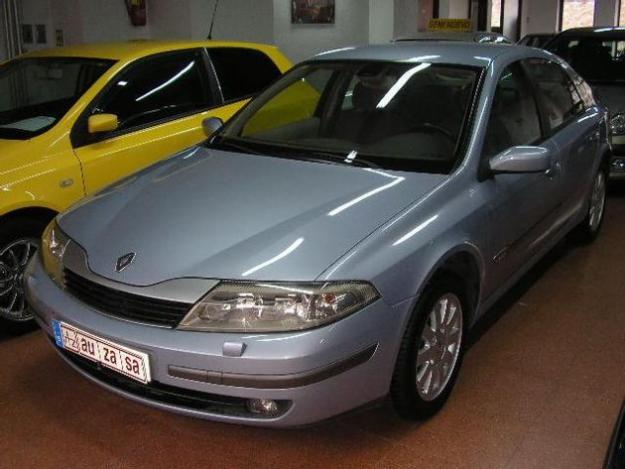 Venta de coche Renault LAGUNA 1.9DCI 120 PRIVILEGE '02 en Zamora