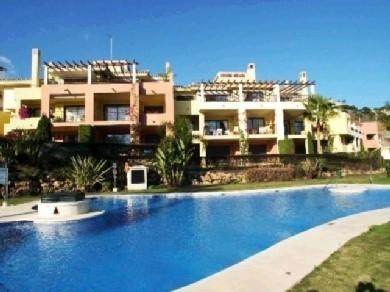 Apartamento con 3 dormitorios se vende en Marbella, Costa del Sol