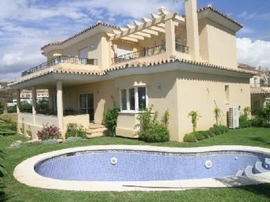 Chalet con 4 dormitorios se vende en Mijas Costa, Costa del Sol