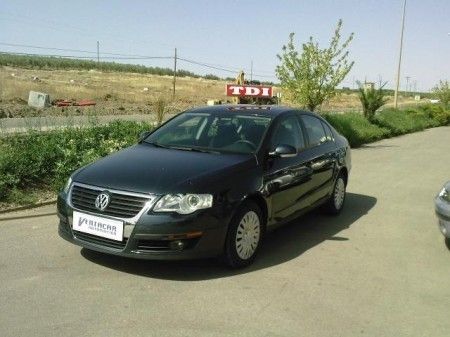 VOLKSWAGEN PASSAT 2.0 TDI 140CV TRENDLINE - Badajoz