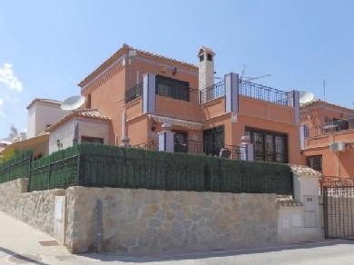 Chalet con 3 dormitorios se vende en San Miguel de Salinas, Vega Baja Torrevieja