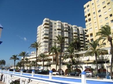 Apartamento con 2 dormitorios se vende en Estepona, Costa del Sol