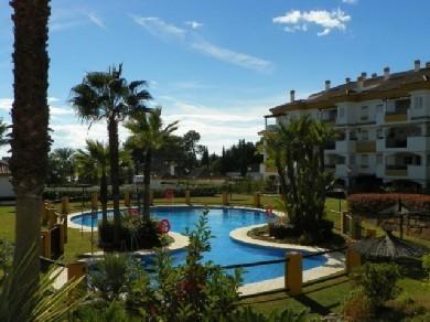 Apartamento con 3 dormitorios se vende en Marbella, Costa del Sol