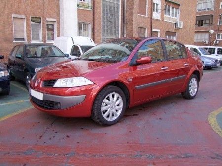 RENAULT MEGANE SEDAN 1.9DCI L.PRIVILEGE - Madrid