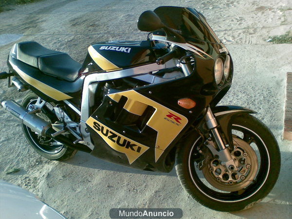 Suzuki GSXR 750 del 90. Impecable. Un maquinón!