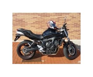 YAMAHA FZ6