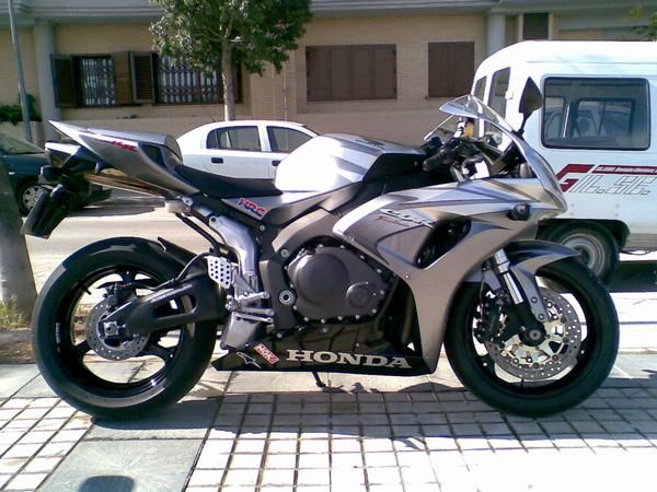 Vendo Honda CBR 1000 RR Fireblade