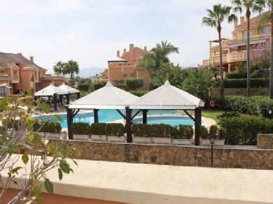 Apartamento con 2 dormitorios se vende en Marbella, Costa del Sol