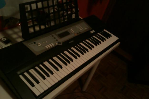 Magnífico Teclado Yamaha PSR-E203