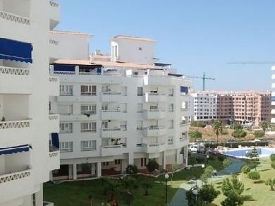 Apartamento con 2 dormitorios se vende en Marbella, Costa del Sol