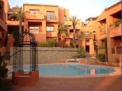 Apartamento con 3 dormitorios se vende en Marbella, Costa del Sol