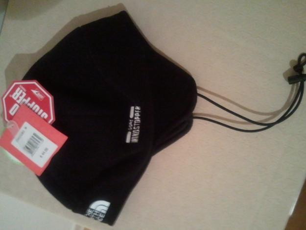 North face gorro.